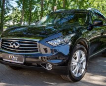 Infiniti QX70 (Black)
