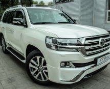 Toyota LC 200 White